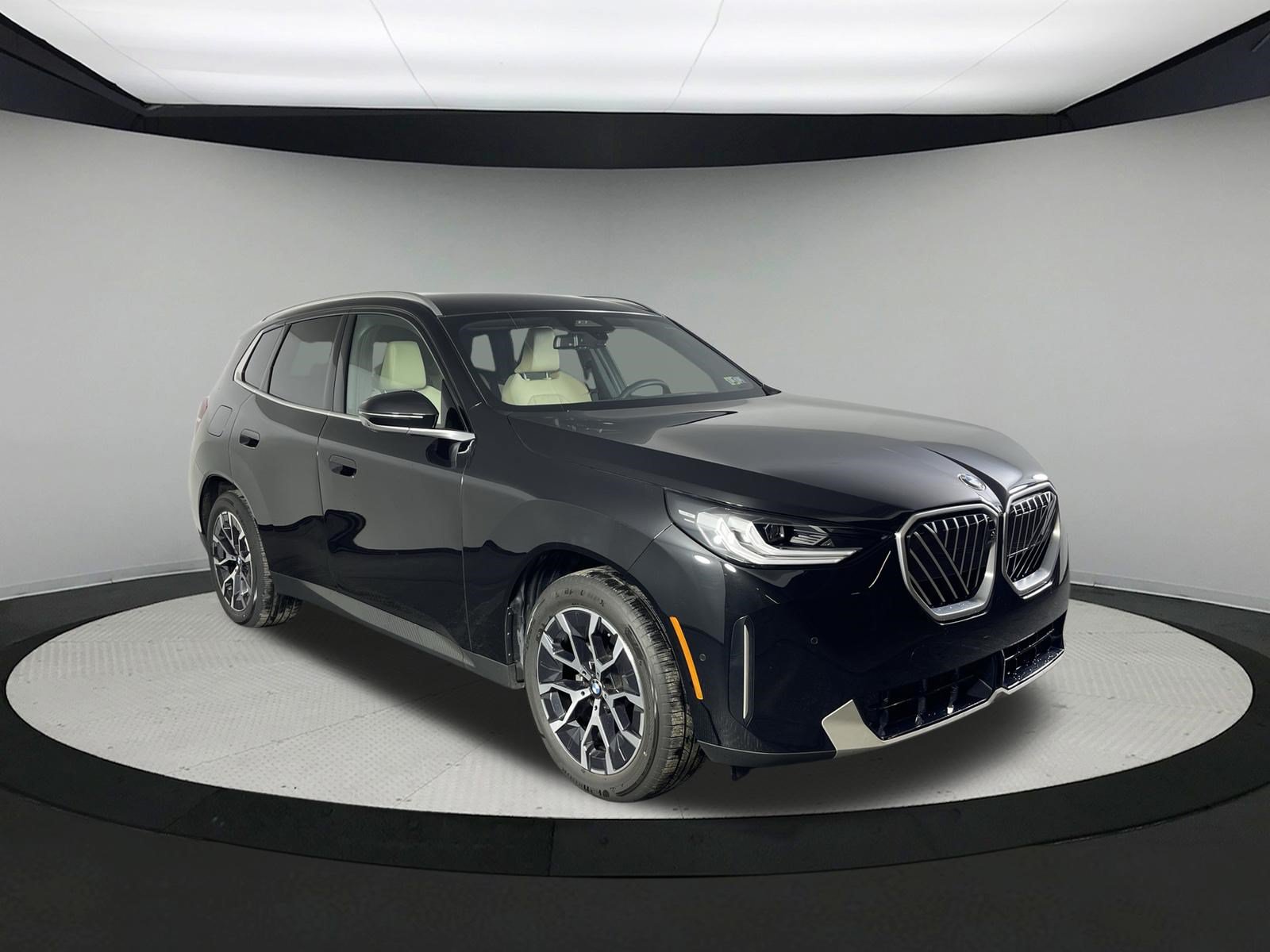 Certified 2025 BMW X3 xDrive30i w/ Premium Package AWD/4WD image 3