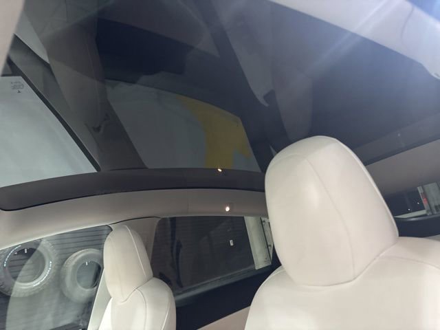 Used 2022 Tesla Model Y Long Range image 25