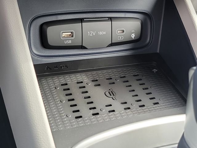 New 2026 Hyundai Venue SEL FWD image 11
