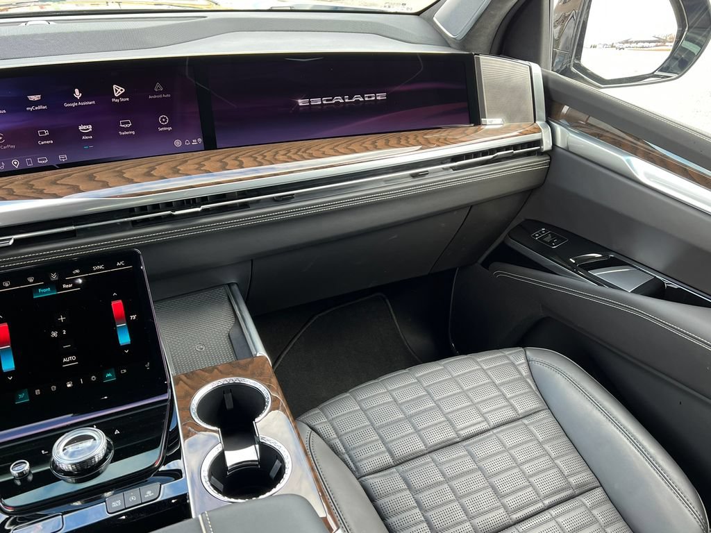 Certified 2025 Cadillac Escalade Sport Platinum w/ LPO, Floor Liner Package AWD/4WD image 44