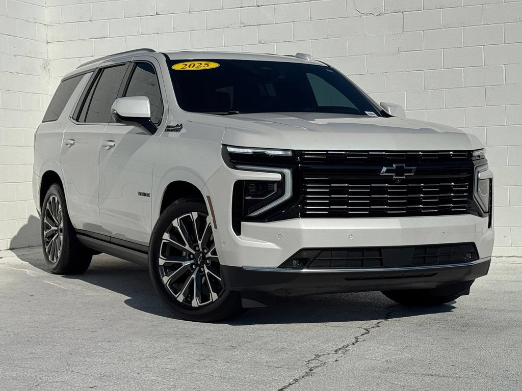Used 2025 Chevrolet Tahoe High Country AWD/4WD image 2