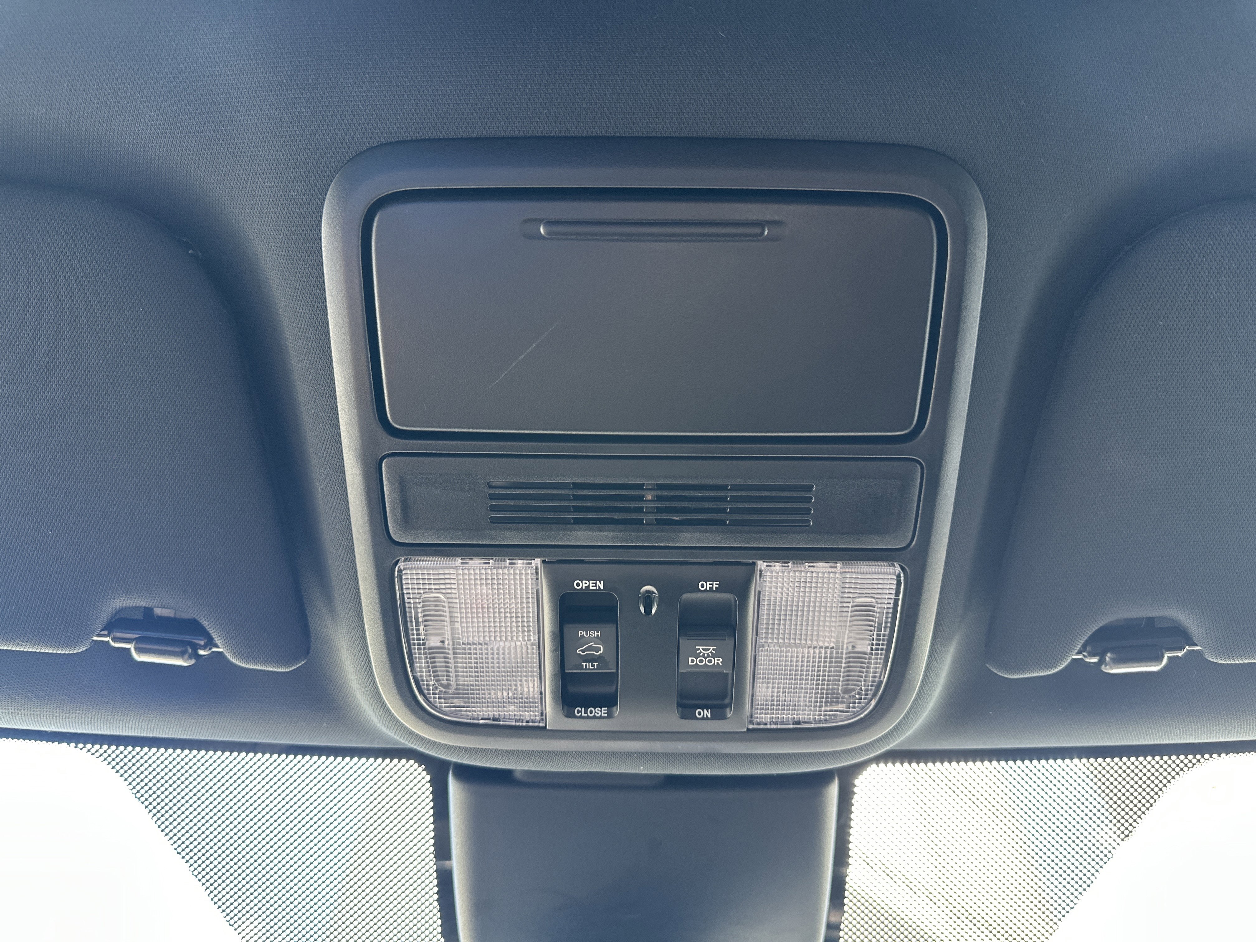 Used 2025 Honda Odyssey Sport-L image 40