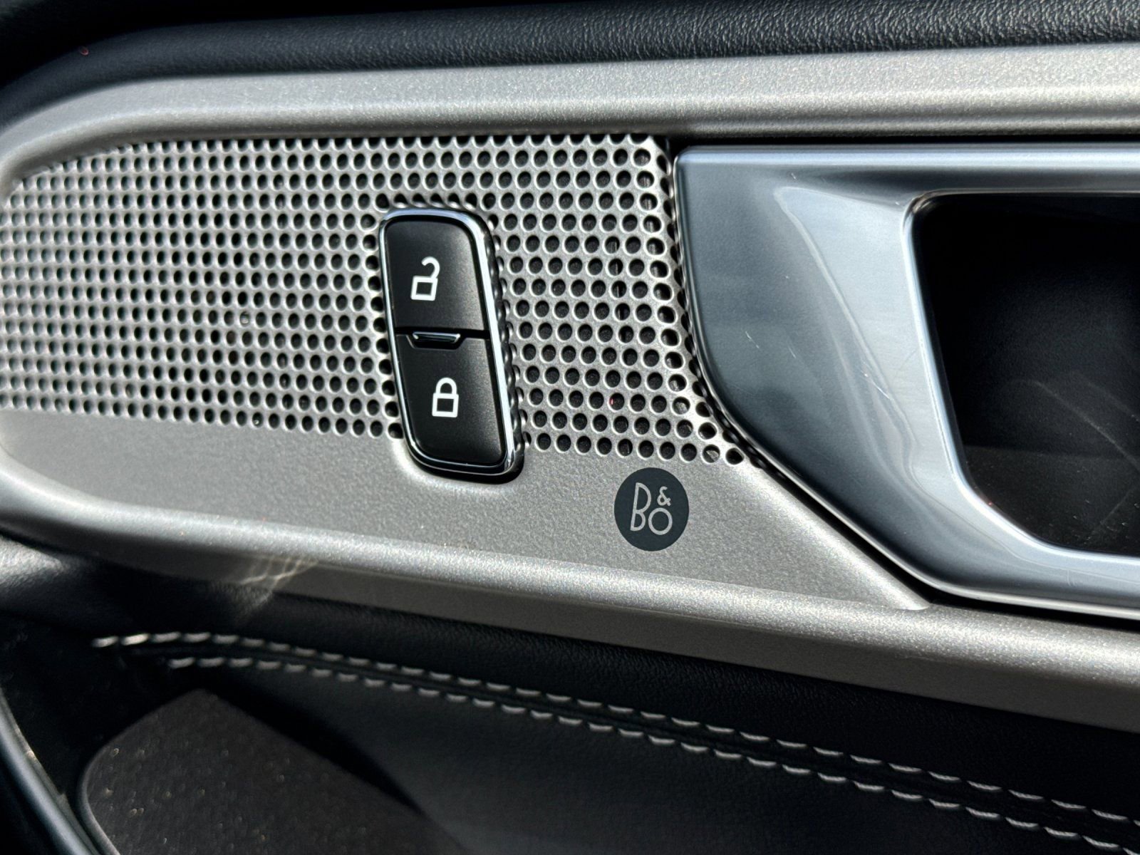 Used 2022 Ford Explorer ST w/ Equipment Group 401A image 23