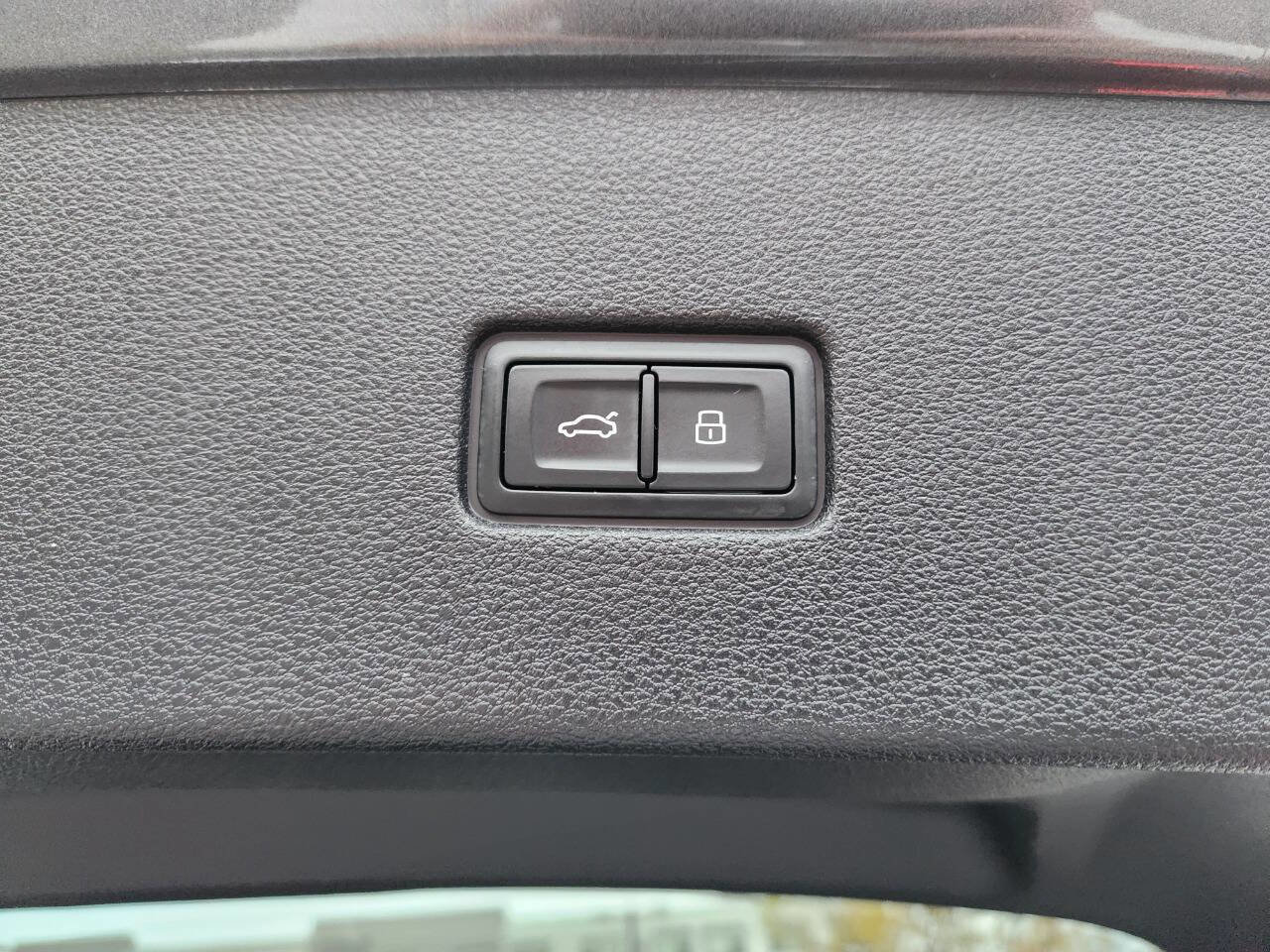 Used 2021 Audi Q8 Premium Plus w/ Premium Plus Package image 35