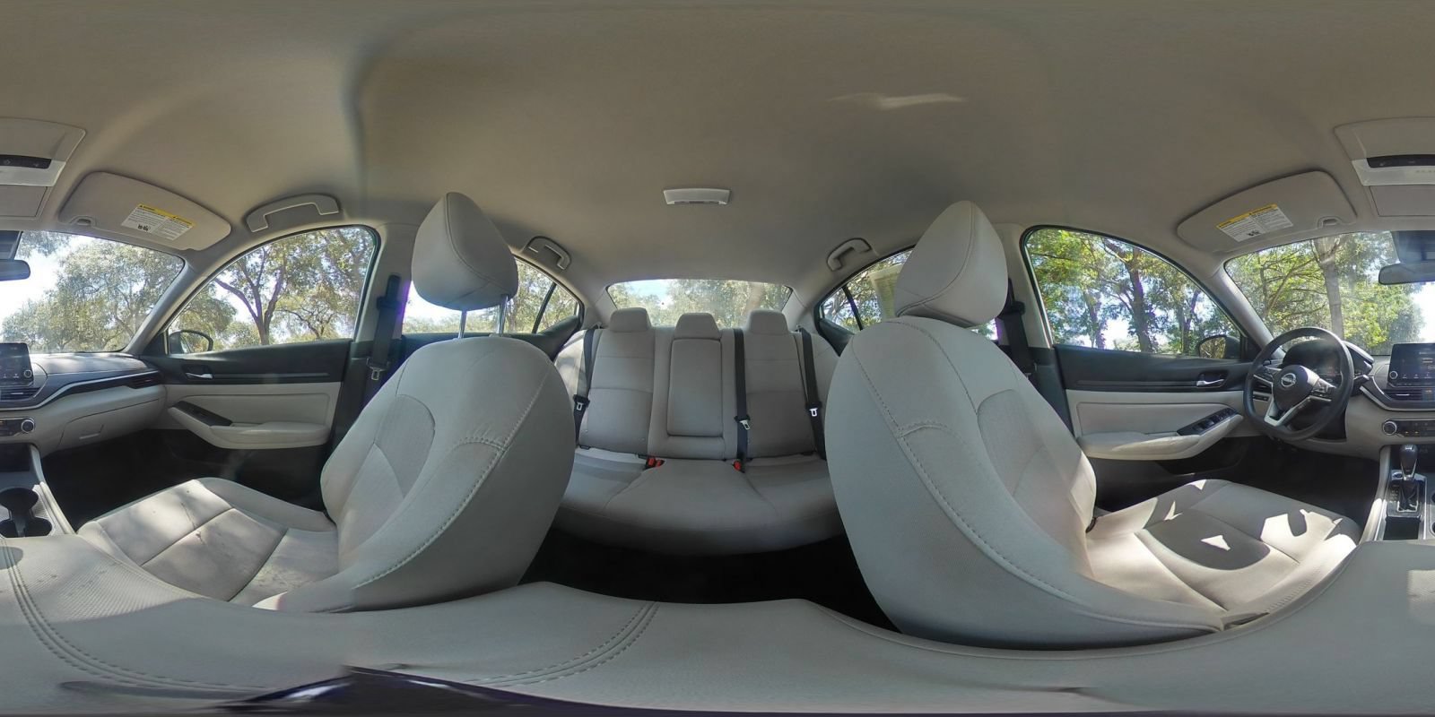 Used 2025 Nissan Altima 2.5 SV FWD image 34