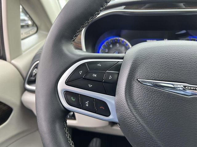 Used 2023 Chrysler Pacifica Limited image 18