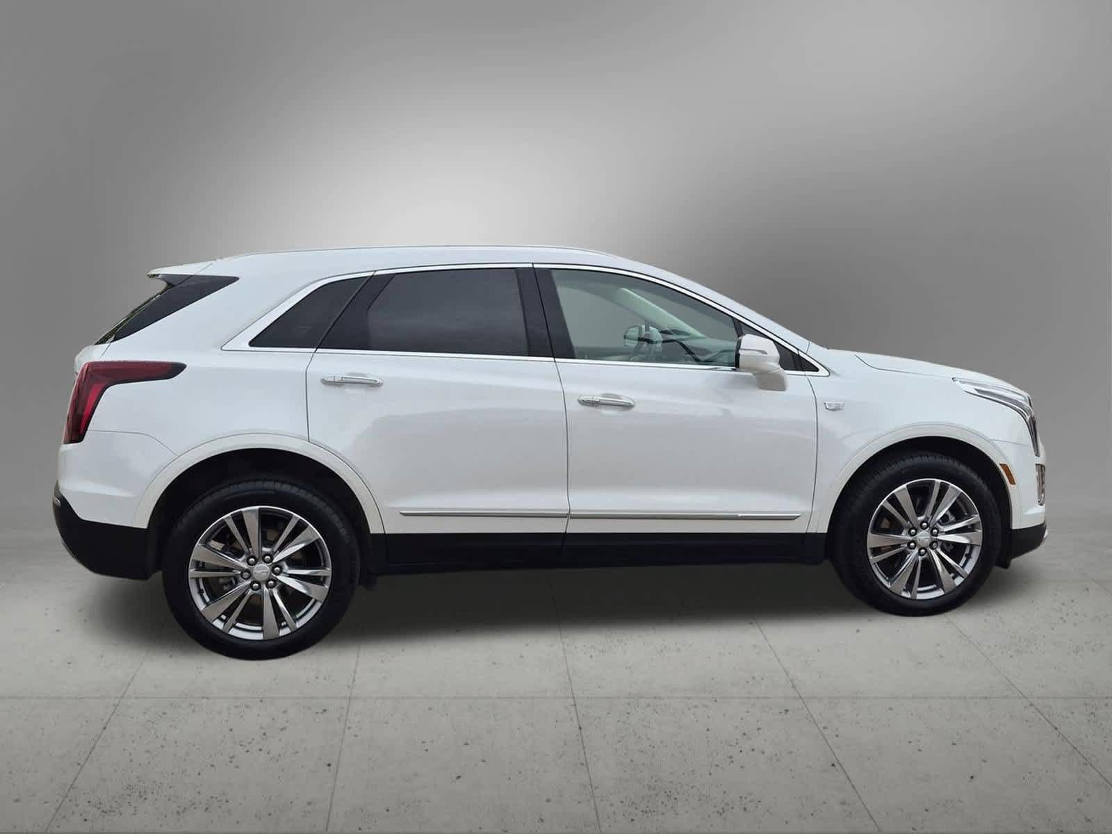 Used 2024 Cadillac XT5 Premium Luxury w/ LPO, Floor Liner Package AWD/4WD image 7