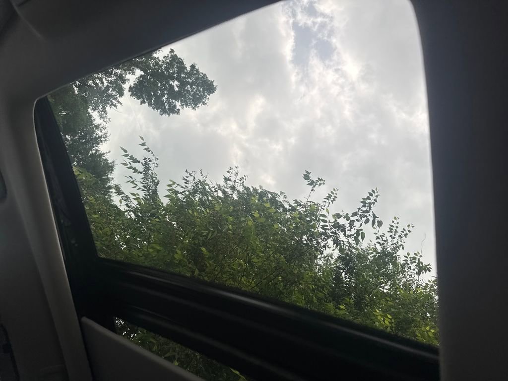 Used 2023 Nissan Pathfinder SL w/ SL Premium Package AWD/4WD image 19