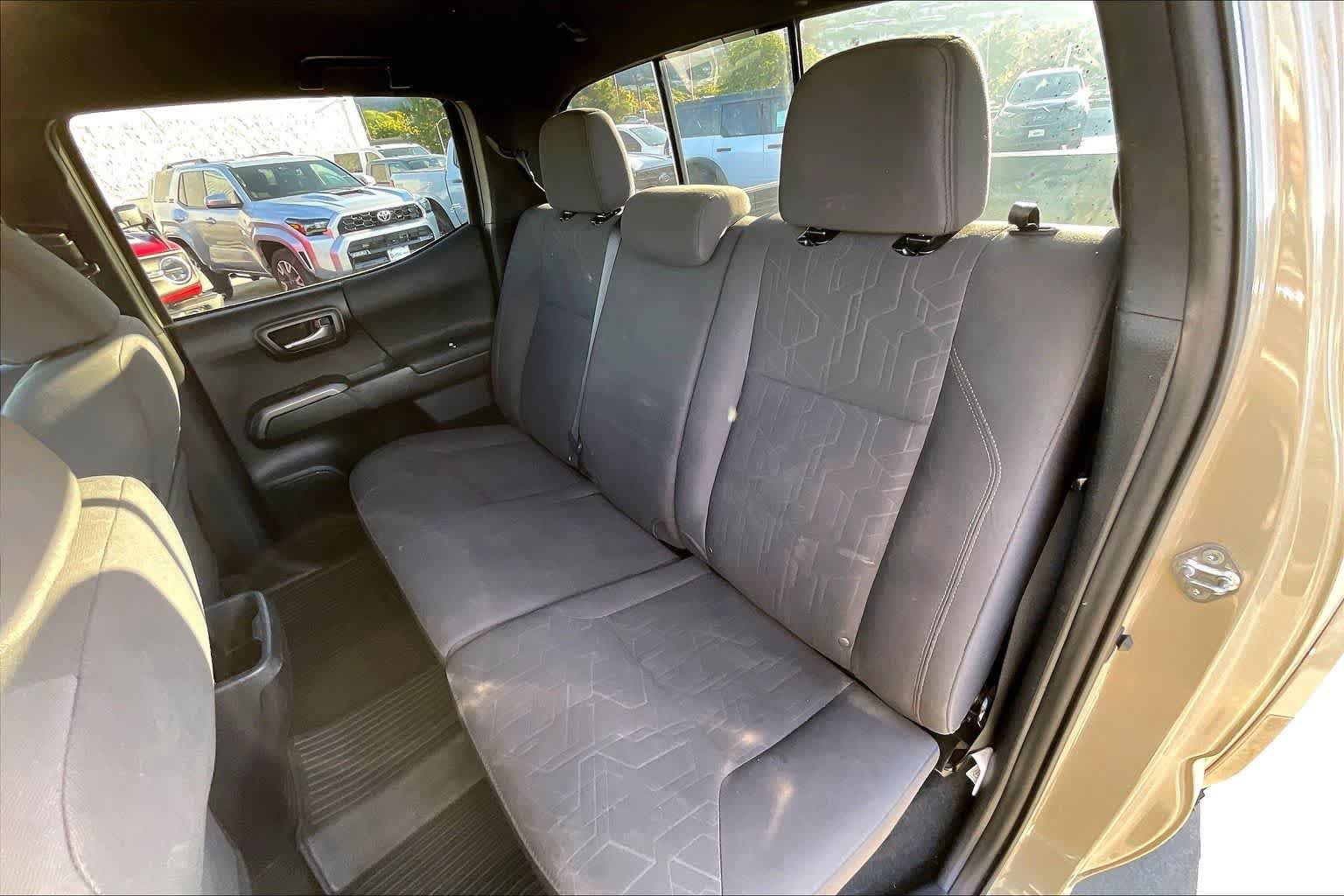 Used 2019 Toyota Tacoma TRD Sport AWD/4WD image 29