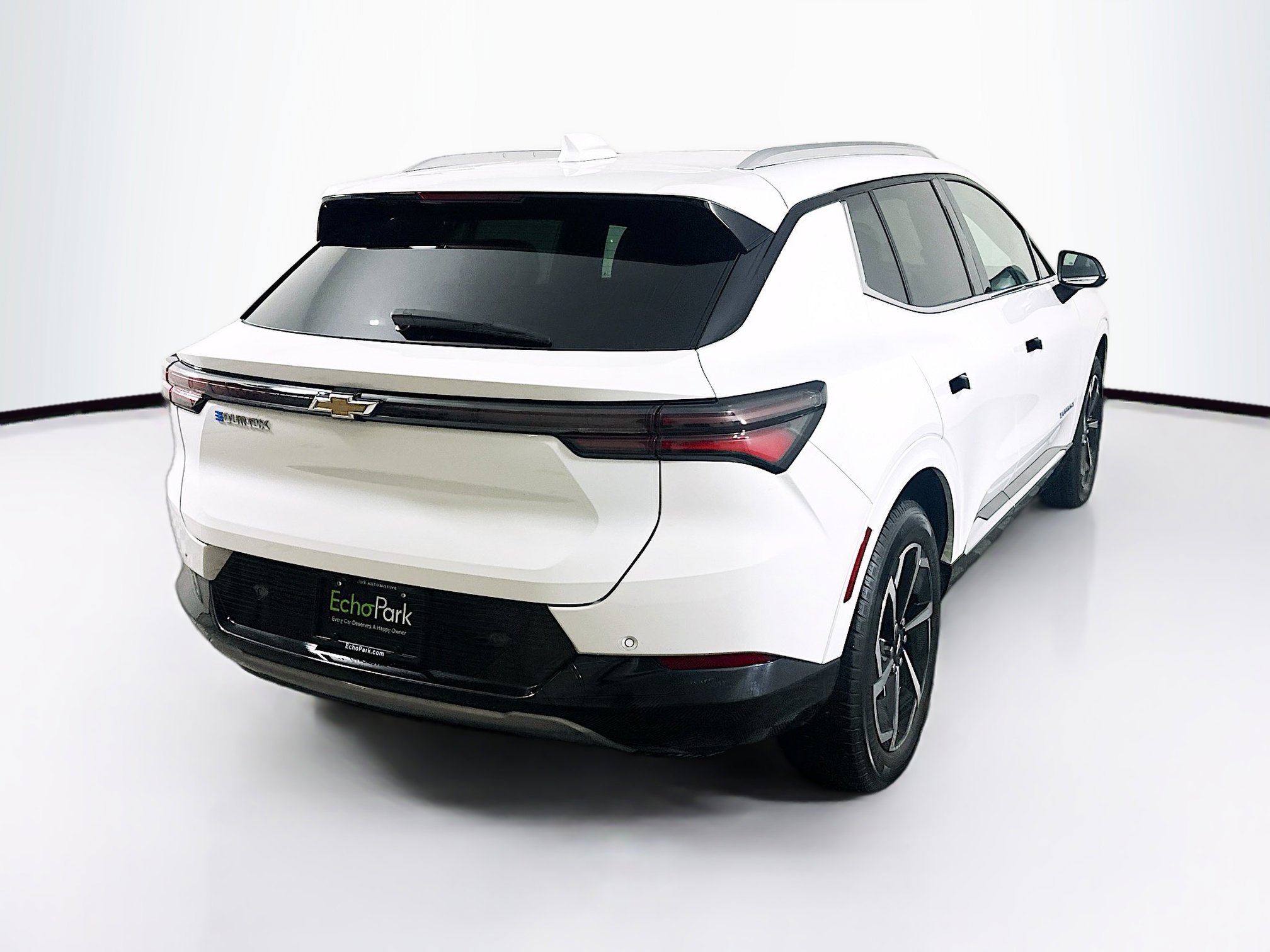 Used 2025 Chevrolet Equinox EV LT w/ Convenience Package image 9