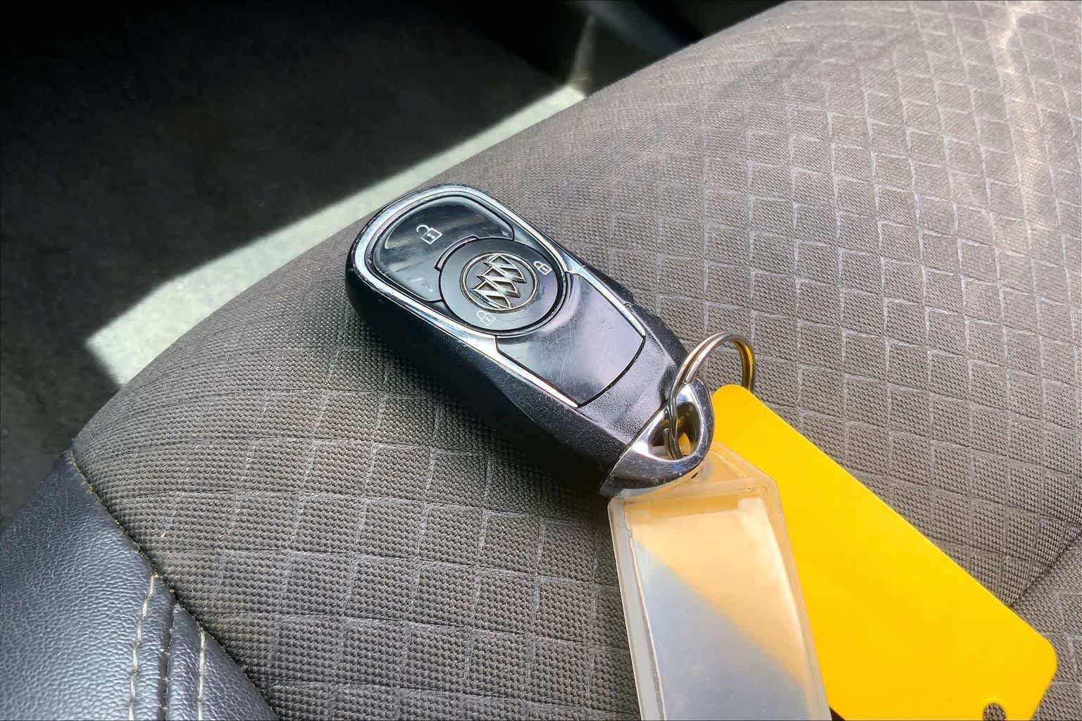 Used 2021 Buick Encore Preferred w/ Safety Package II FWD image 19