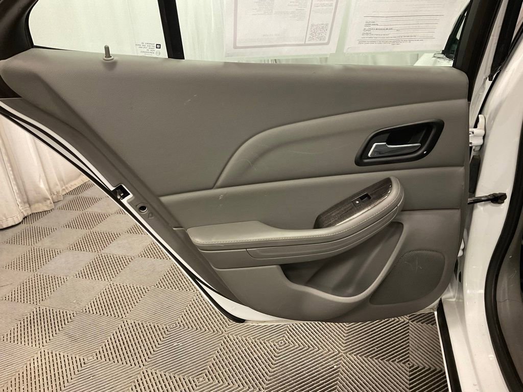 Used 2015 Chevrolet Malibu LT w/ Power Convenience Package image 32