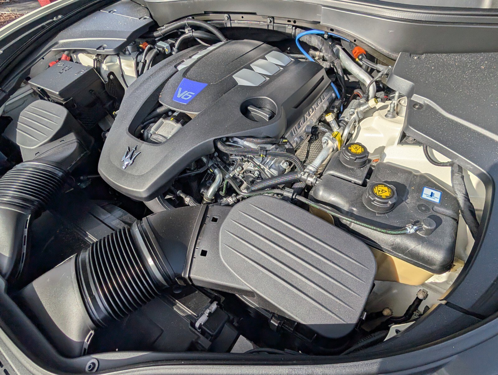 Used 2022 Maserati Levante Modena image 24