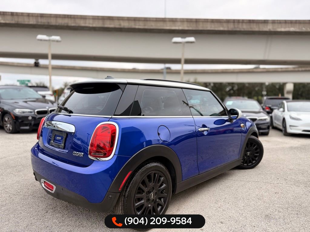 Used 2019 MINI Cooper 2-Door Hardtop w/ Premium Package image 3