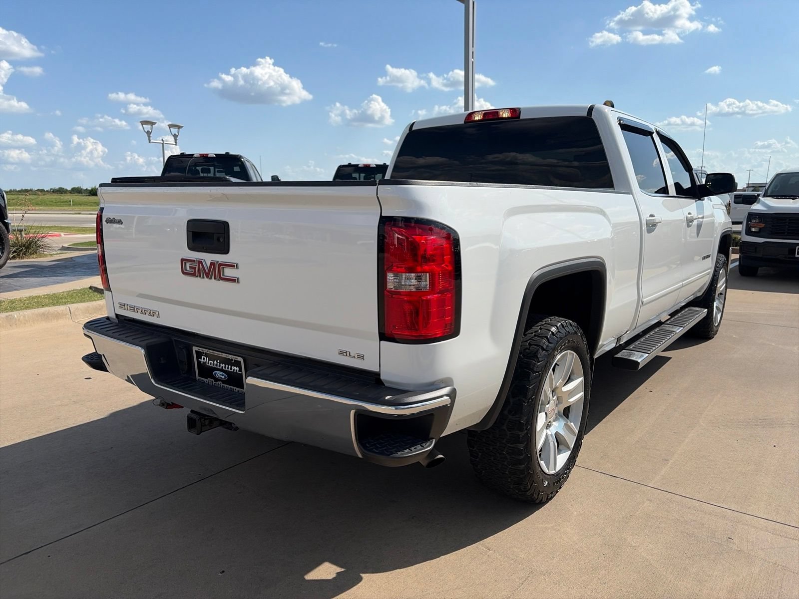 Used 2018 GMC Sierra 1500 SLE w/ SLE Value Package AWD/4WD image 5