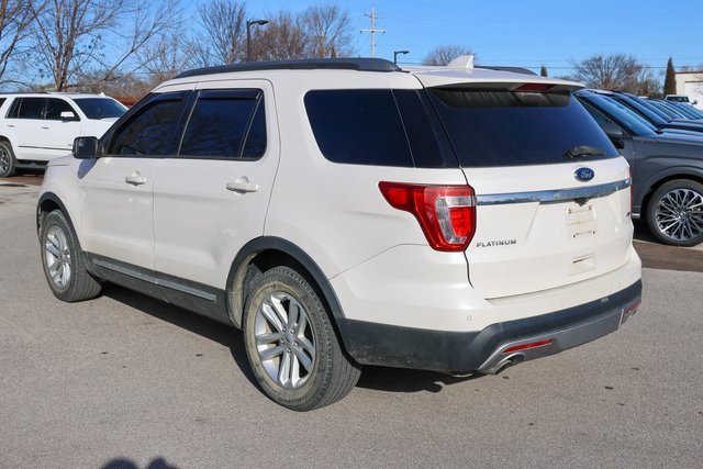 Used 2016 Ford Explorer XLT w/ Equipment Group 202A image 4
