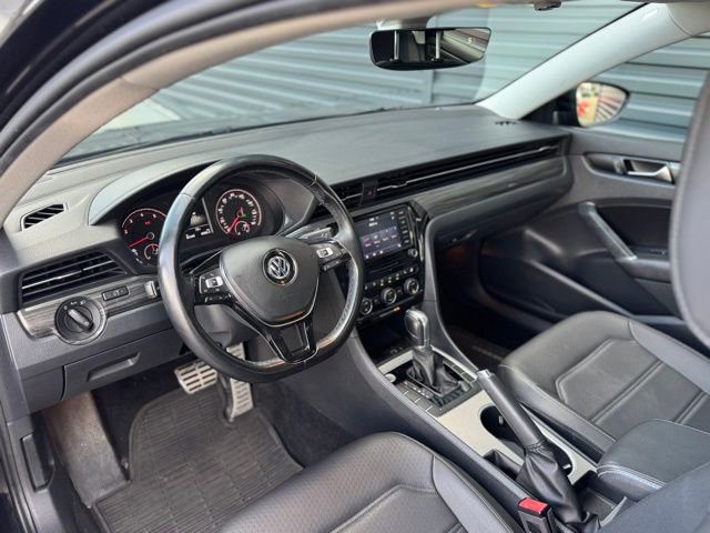 Used 2020 Volkswagen Passat 2.0T R-Line FWD image 4