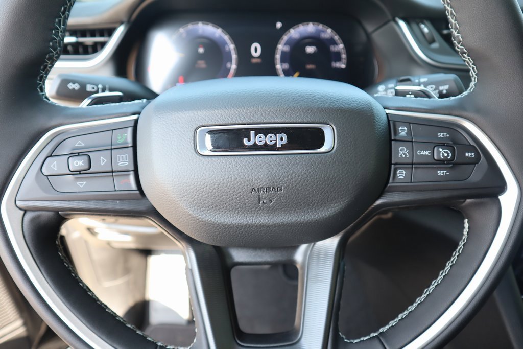 New 2025 Jeep Grand Cherokee L Altitude image 3