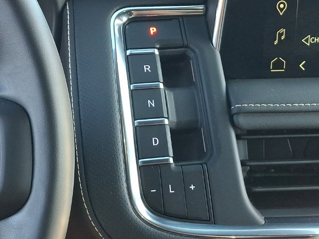 Used 2024 GMC Yukon XL SLT AWD/4WD image 11