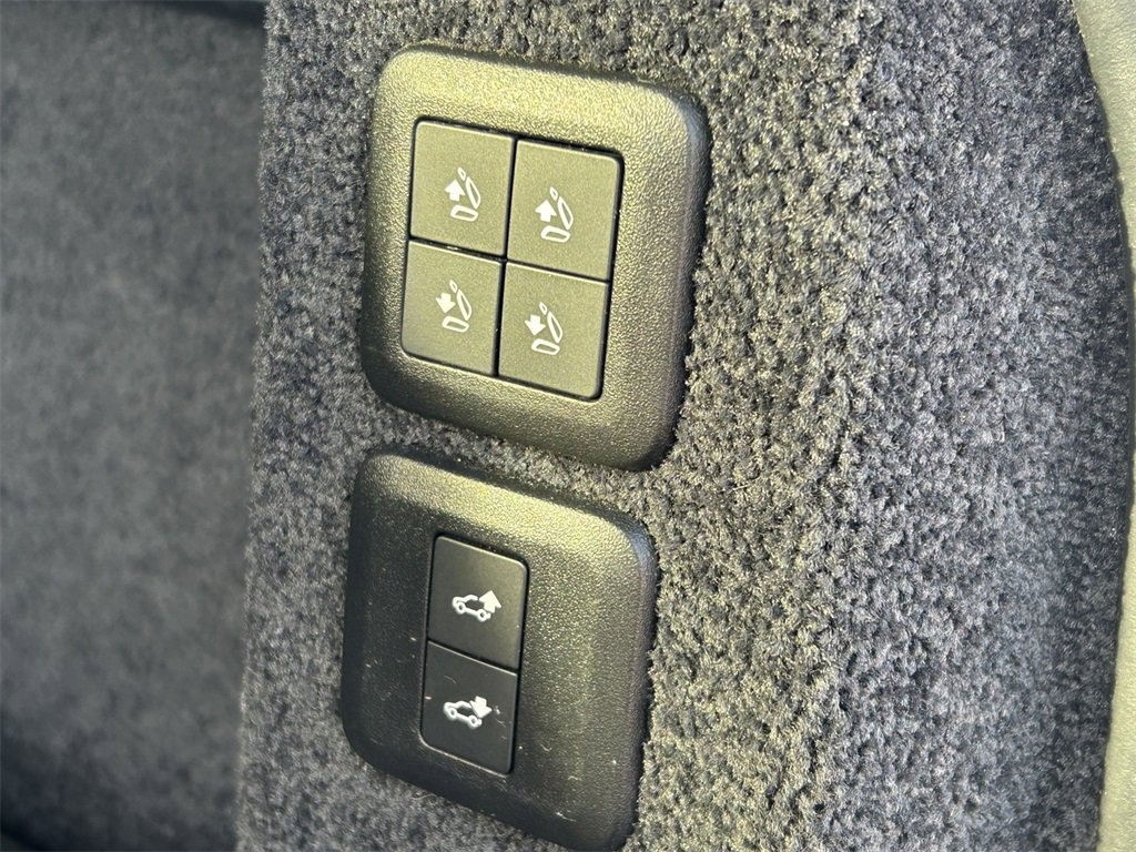 Used 2022 Land Rover Range Rover Westminster Edition image 16