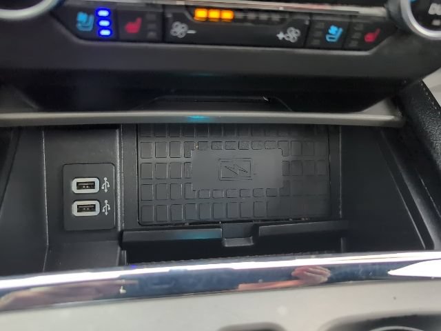 Used 2019 Ford Expedition XLT w/ Equipment Group 202A AWD/4WD image 23