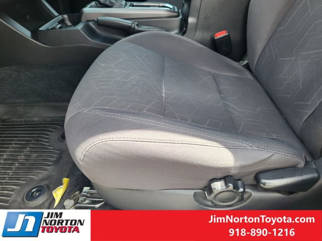 Used 2017 Toyota Tacoma TRD Off-Road w/ Tow Package (A/T) AWD/4WD image 25
