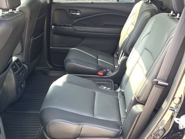 Used 2021 Honda Pilot Elite image 16