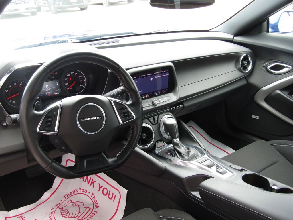 Used 2023 Chevrolet Camaro LT w/ Technology Package image 9
