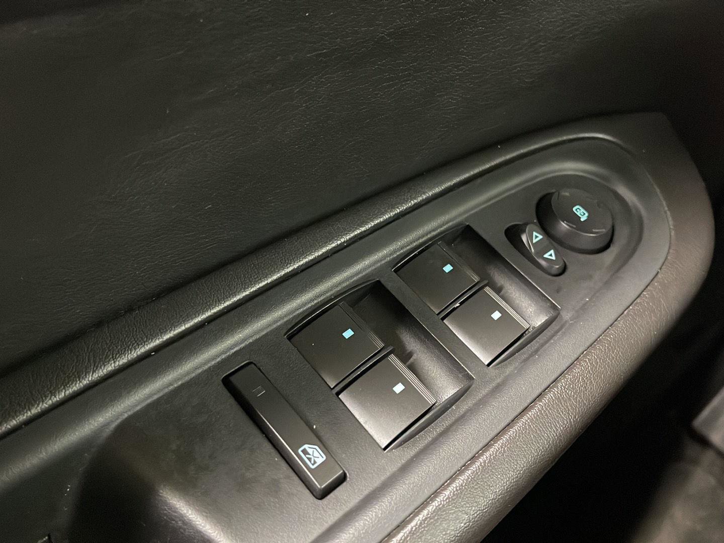 Used 2016 Chevrolet Traverse LT w/ Style and Technology Package image 16