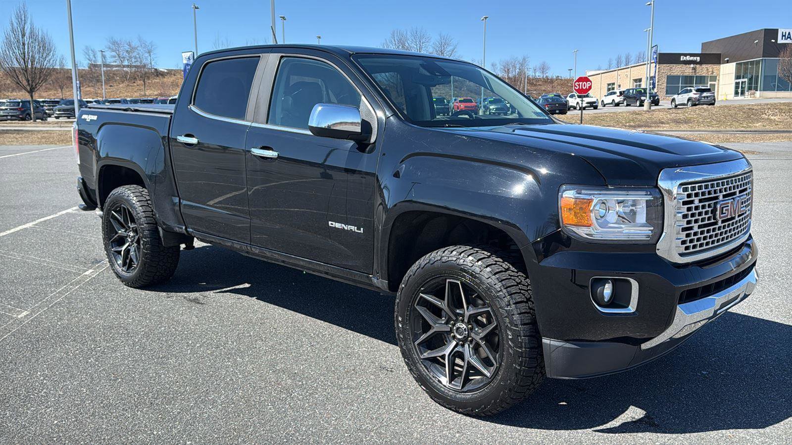 Used 2020 GMC Canyon Denali image 2