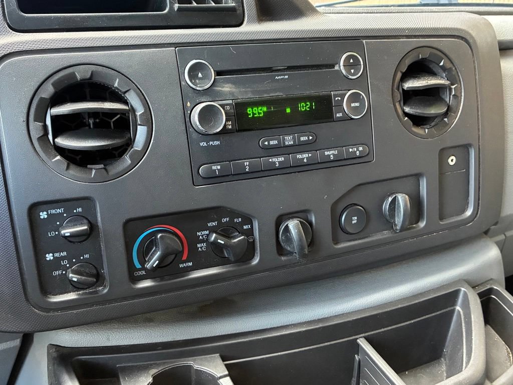 Used 2014 Ford E-350 and Econoline 350 XLT RWD image 24