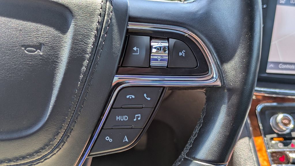 Used 2020 Lincoln Continental Reserve FWD image 16