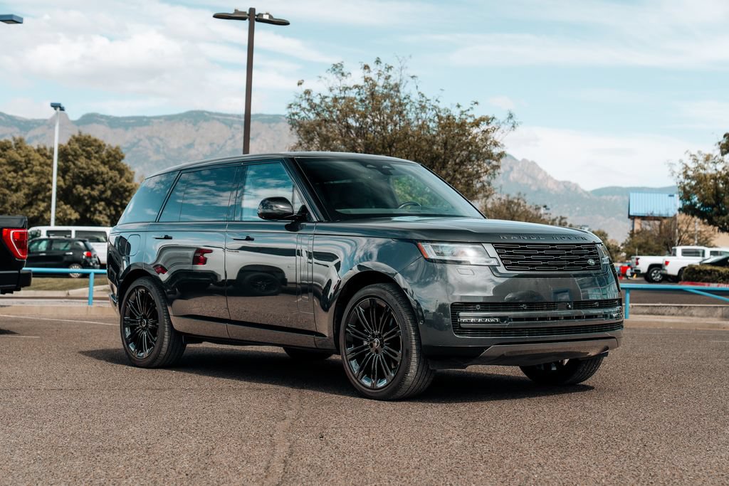 Used 2025 Land Rover Range Rover Long Wheelbase SE AWD/4WD image 1