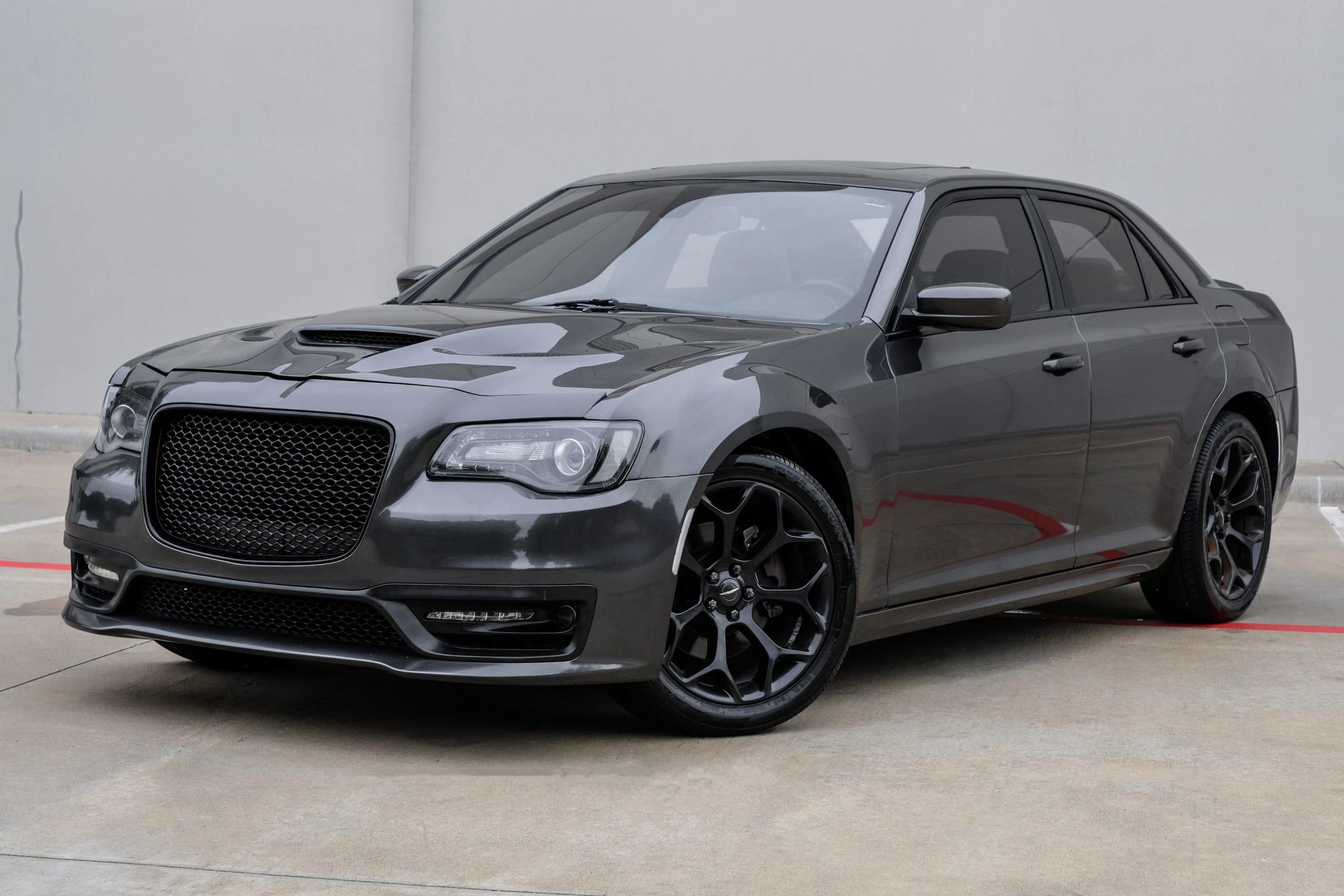 Used 2020 Chrysler 300 S RWD image 9