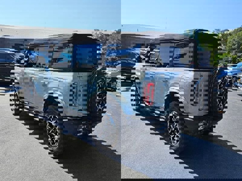 Used 2024 Ford Bronco Outer Banks image 10
