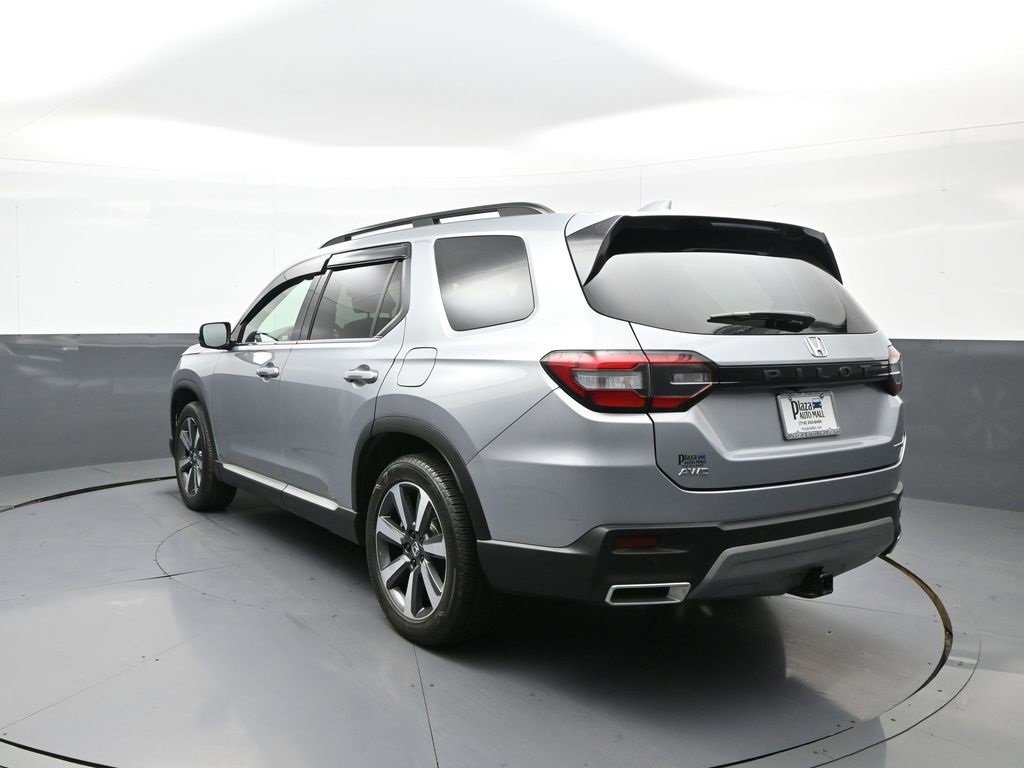 Used 2023 Honda Pilot Touring image 8