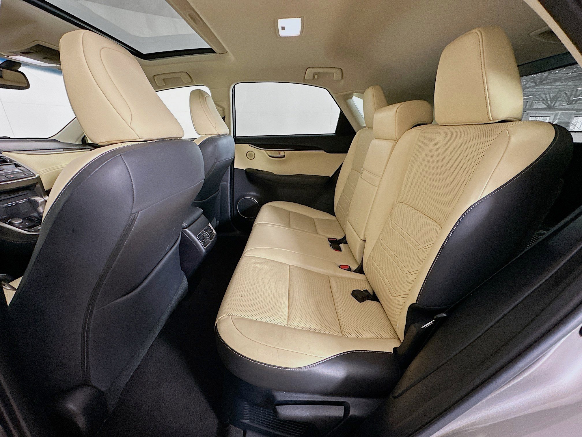 Used 2016 Lexus NX 300h AWD image 28