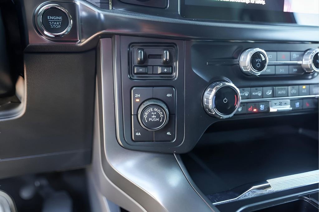 Used 2025 Ford F150 Lariat w/ Equipment Group 502A High image 22