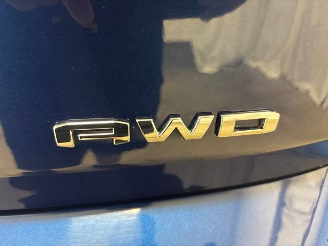 Used 2022 GMC Terrain SLT w/ Infotainment Package II AWD/4WD image 15