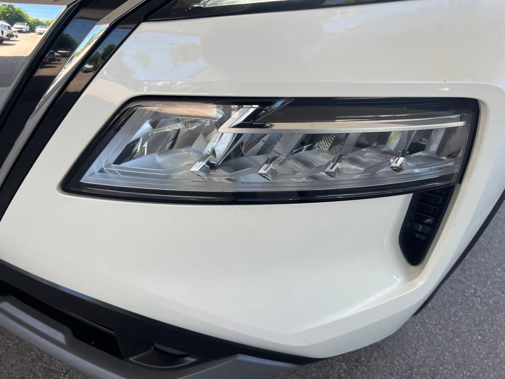 Certified 2023 Nissan Rogue SV AWD/4WD image 28