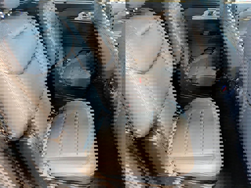 New 2026 Ford Explorer Active w/ Active Comfort Package image 19