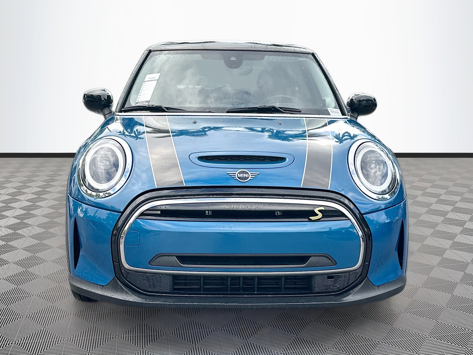 Used 2024 MINI Cooper SE image 2