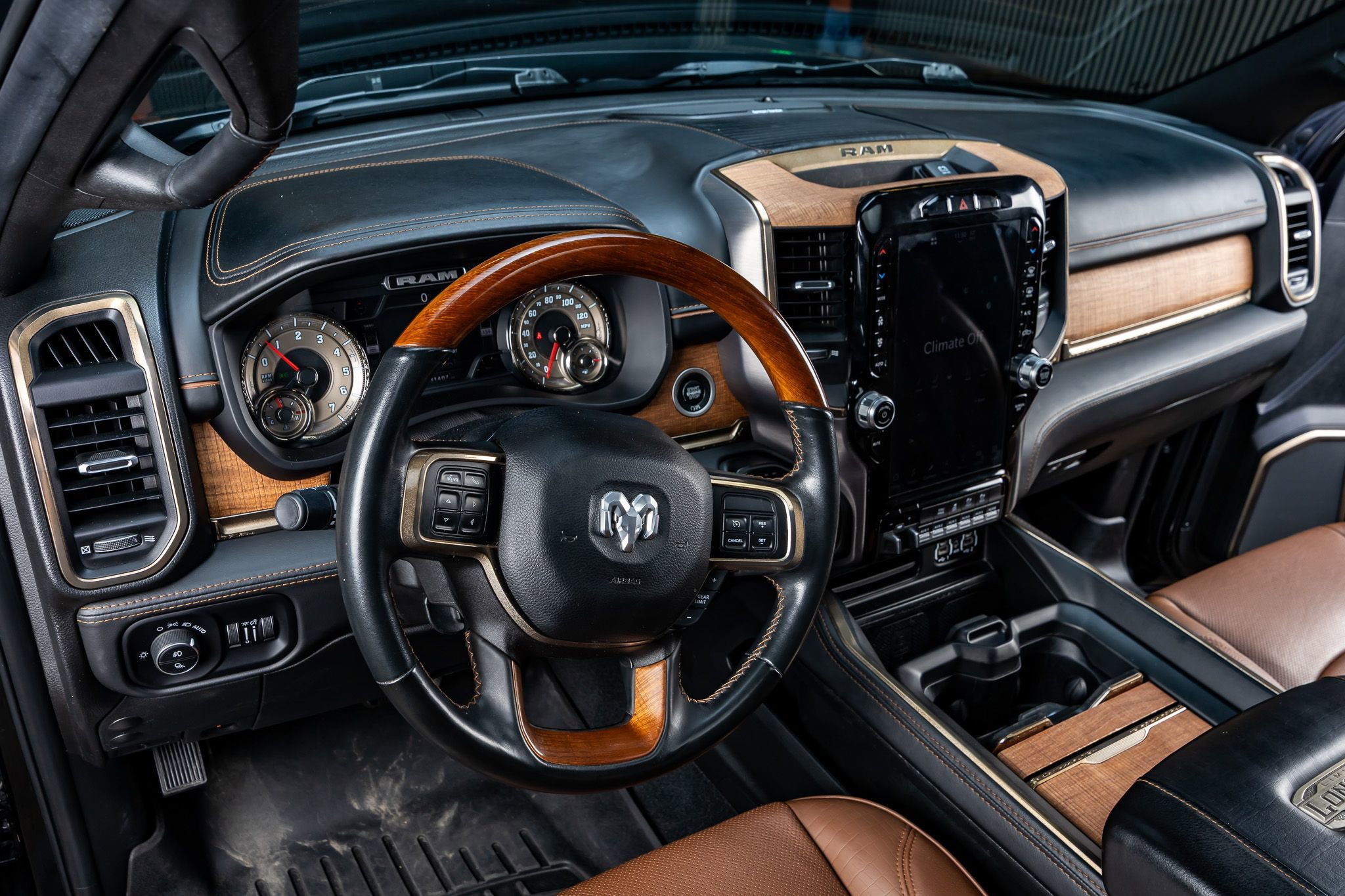 Used 2022 RAM 3500 Limited image 16