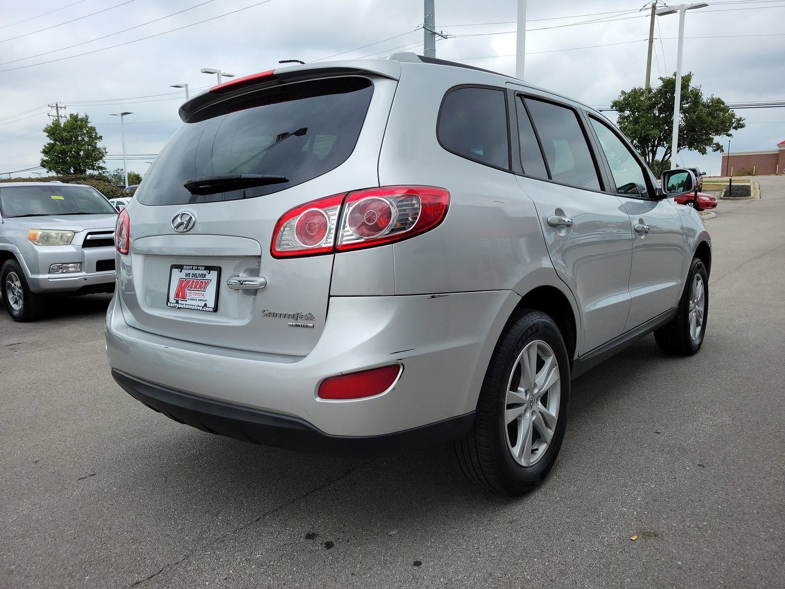 Used 2011 Hyundai Santa Fe Limited FWD image 4