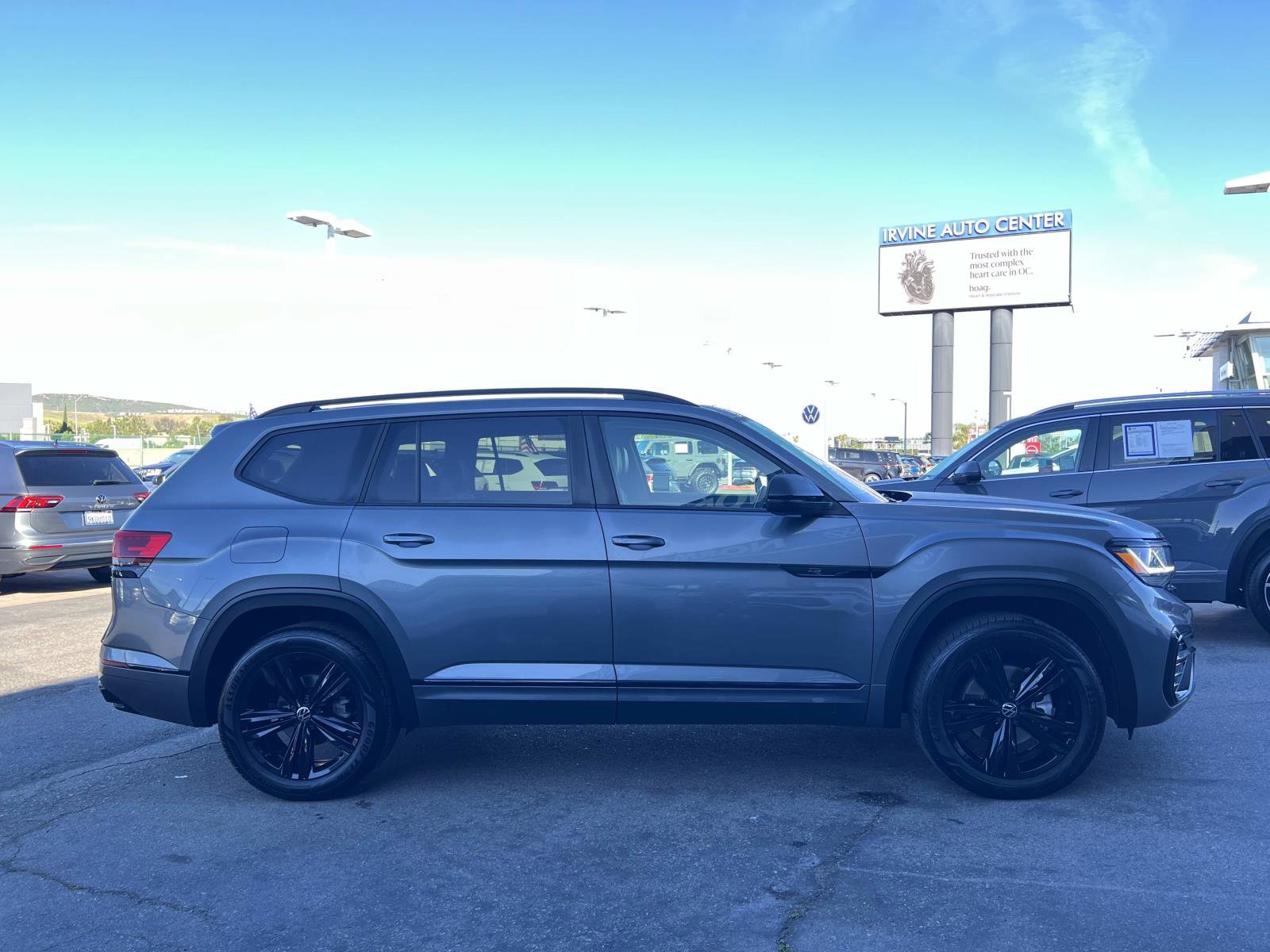 Certified 2022 Volkswagen Atlas SEL R-Line image 30