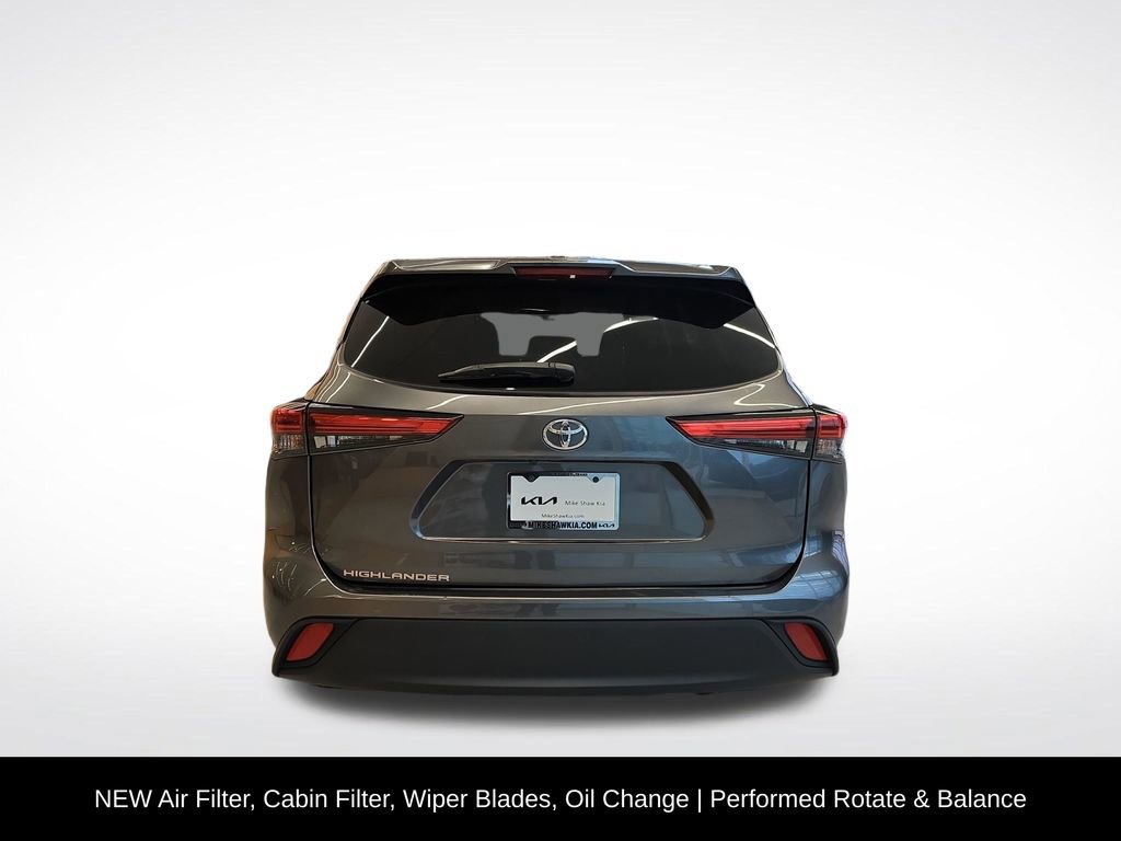Used 2023 Toyota Highlander L FWD image 5