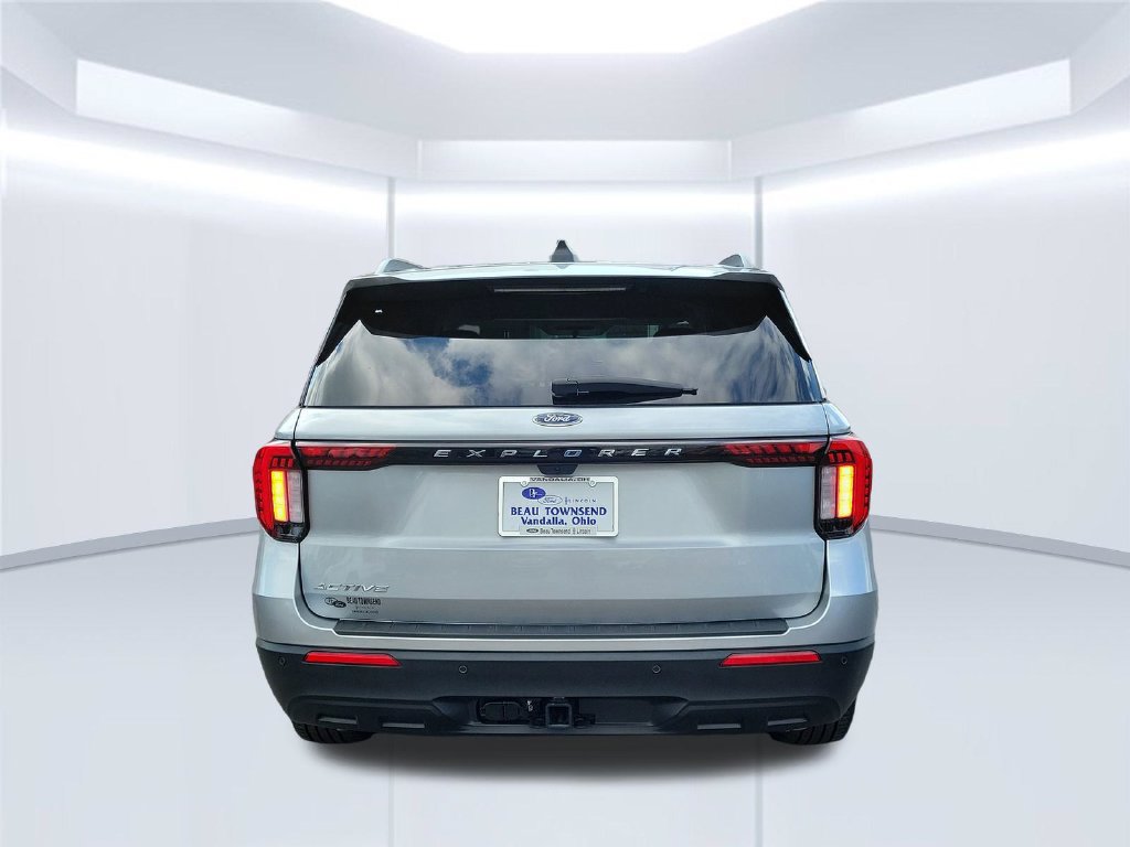 Certified 2025 Ford Explorer Active RWD image 6