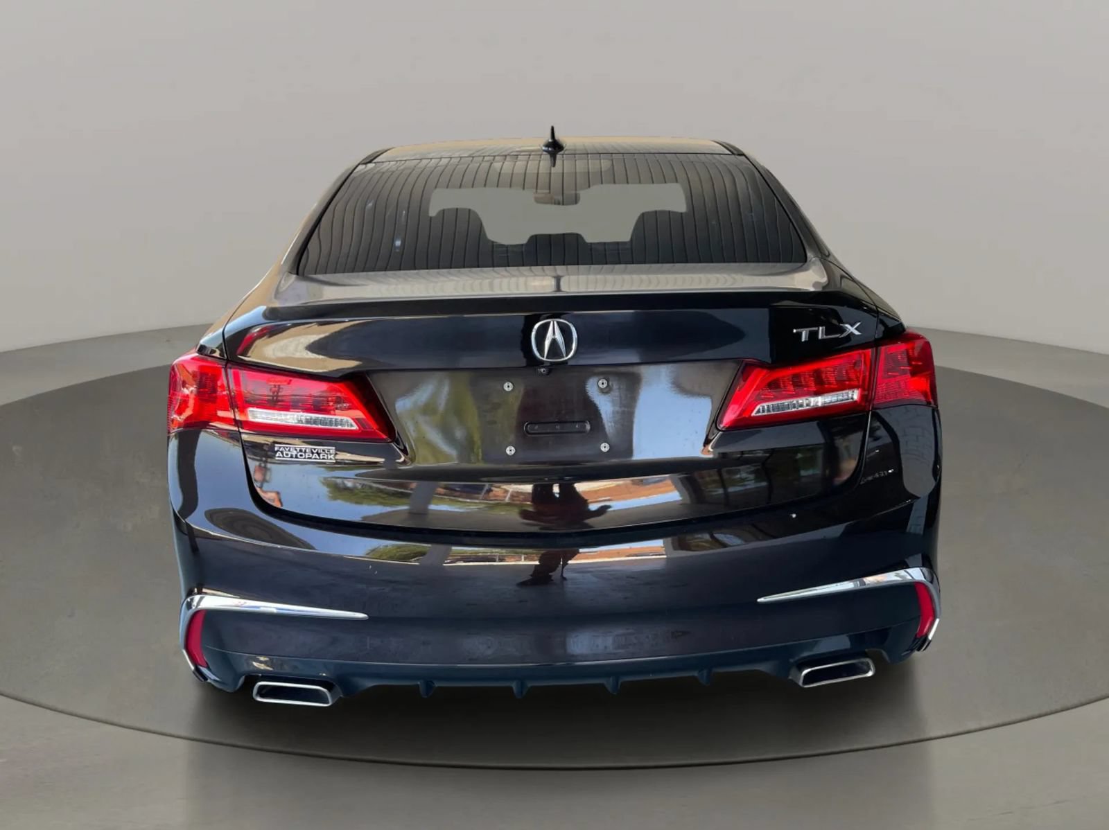 Used 2018 Acura TLX w/ Technology Package FWD image 4