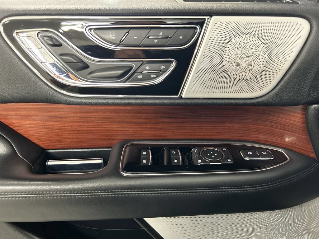 Used 2021 Lincoln Navigator L Reserve AWD/4WD image 10