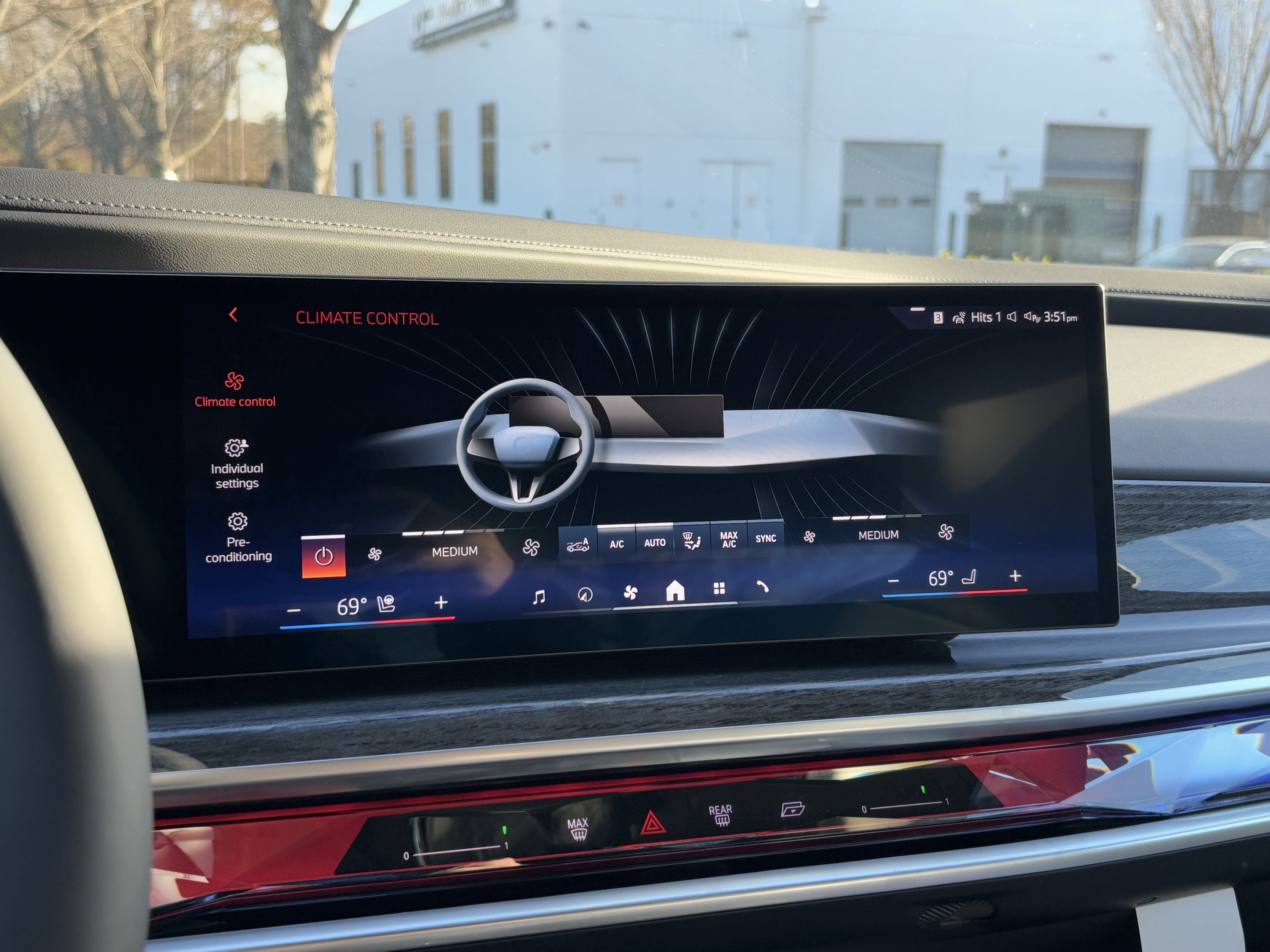 New 2026 BMW 740i xDrive w/ Premium Package AWD/4WD image 32